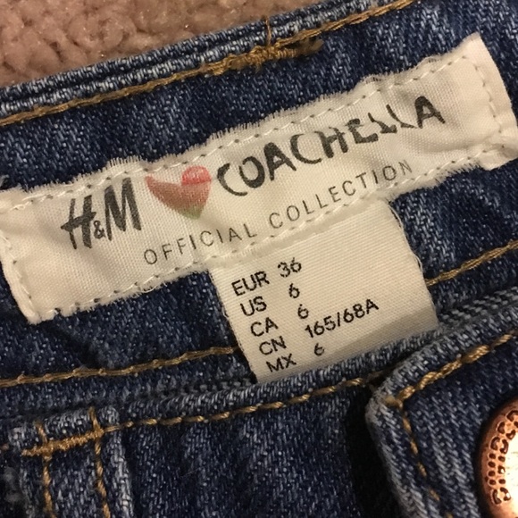 H&M Rose-embroidered High Rise shorts! - Picture 3 of 4